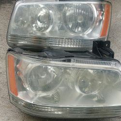 2008 Dodge Magnum Headlight Assembly