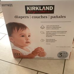 KIRKLAND Diapers Size 3  222 
