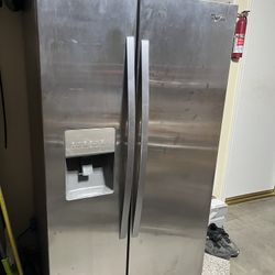 Refrigerator 