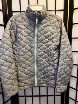 Girls North Face Sz M