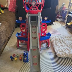 Spin Master PAW Patrol Ultimate City Transforming Tower