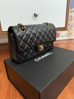 Chanel Women’s Black Lambskin Shoulder Bag