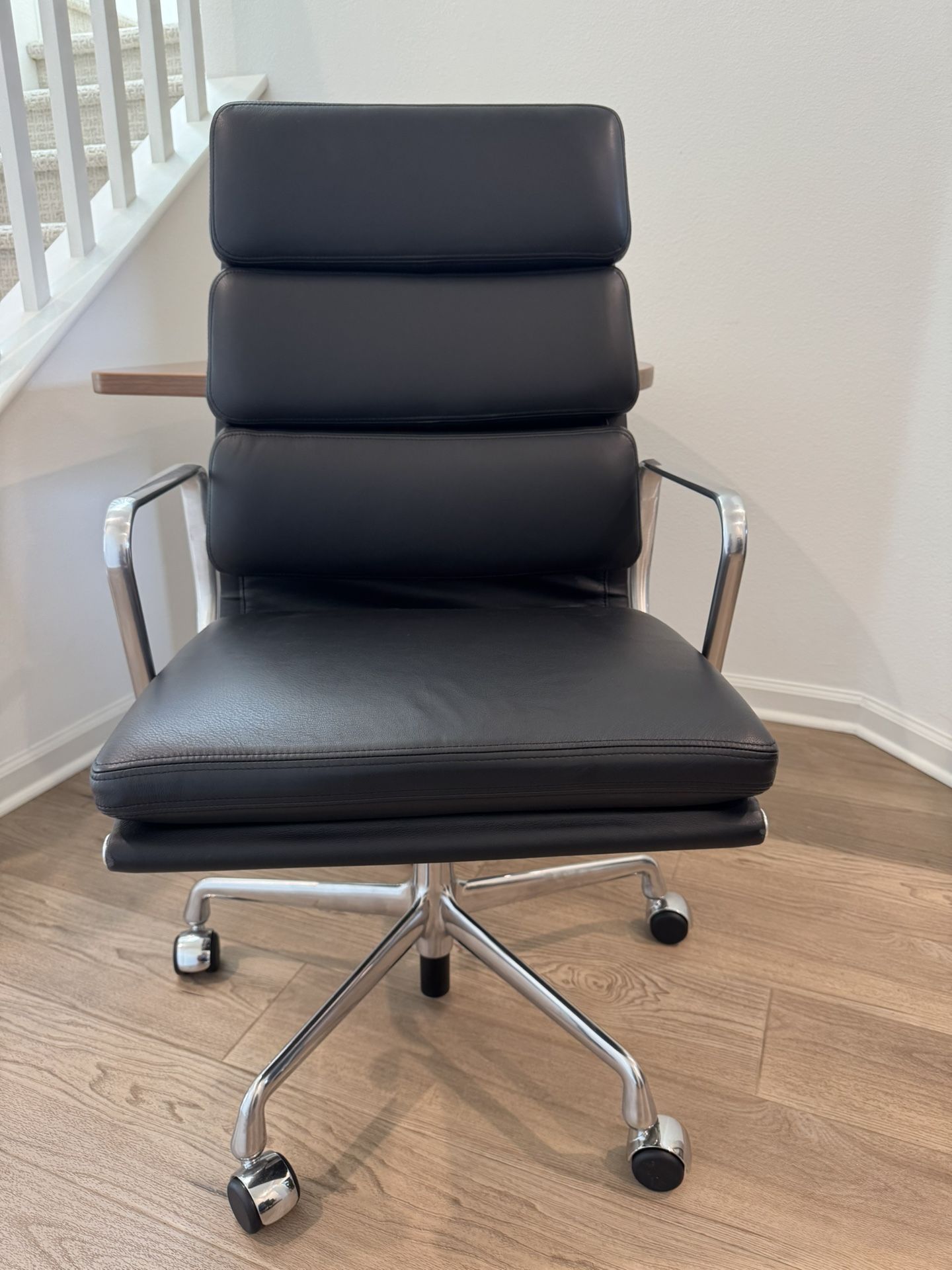 2025 Brand New Herman Miller Eames Soft Pad Executive Office Chair