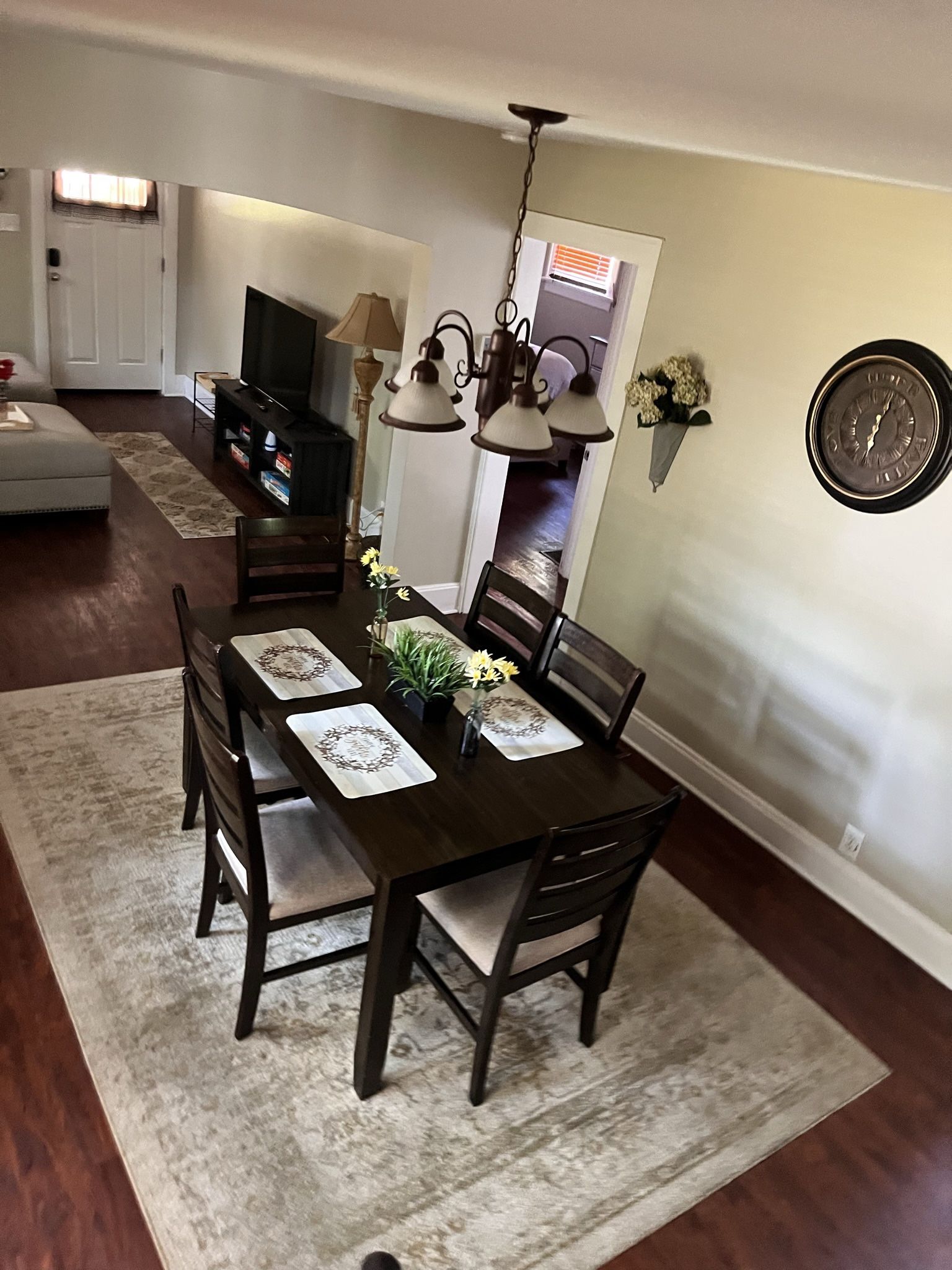 Dining room table