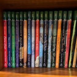 Hardcover Magic Treehouse Collection Of 24 Chapter Books