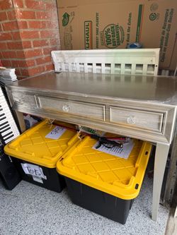 Silver desk with Drawers and outlets