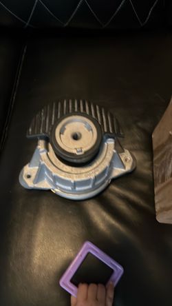 2008-2011 Mercedes Benz engine mounts