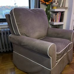 Swivel Nursery Chair 