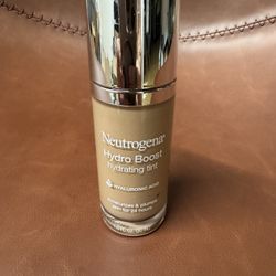 Neutrogena Hydro Boost Hydrating Tint Foundation with Hyaluronic Acid WITH SURPRISE FREE GIFTS 15$