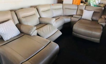Tan recliners set.