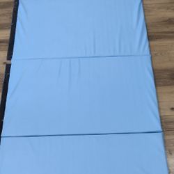 FOIDING GYM MATS:
     10'×4'×1,5'.