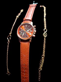 Women's red quartz watch with two bracelets