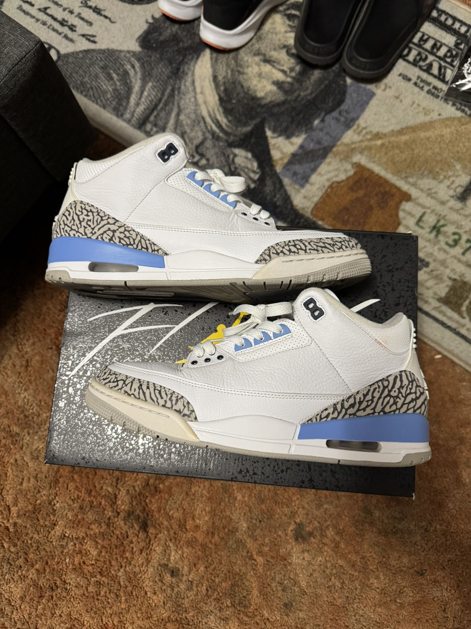 Air Jordan 3 UNC