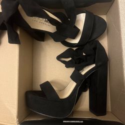 Black Heels Sz6