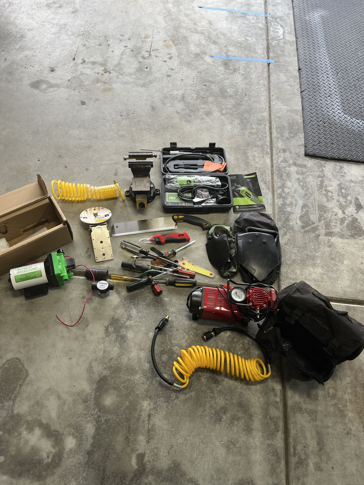 Tool Lot 12v High Flow Air Compressor Rv Water Pump Saw Rotary Tool Shovel Vise