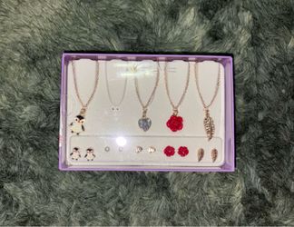 4 pair sets. 4 earrings & 4 necklaces (NEW)