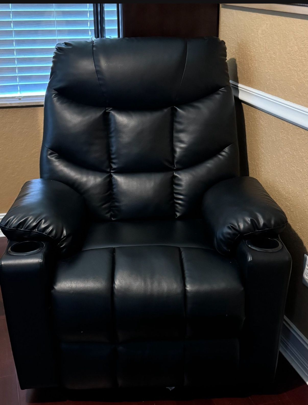 Recliner Motorized With Reclining & Massage