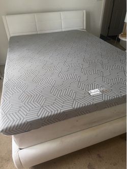 Queen platform bed