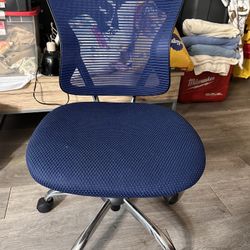 desK chair 