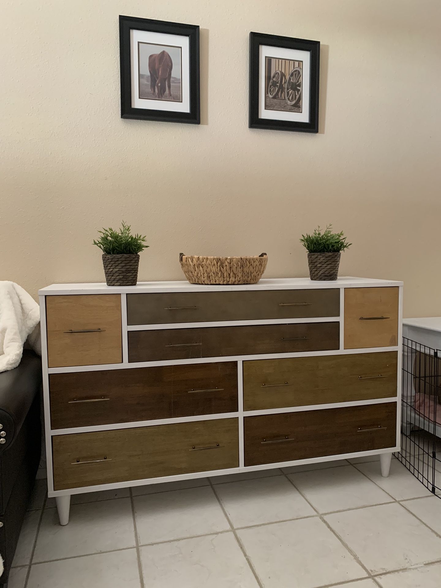 DRESSER 