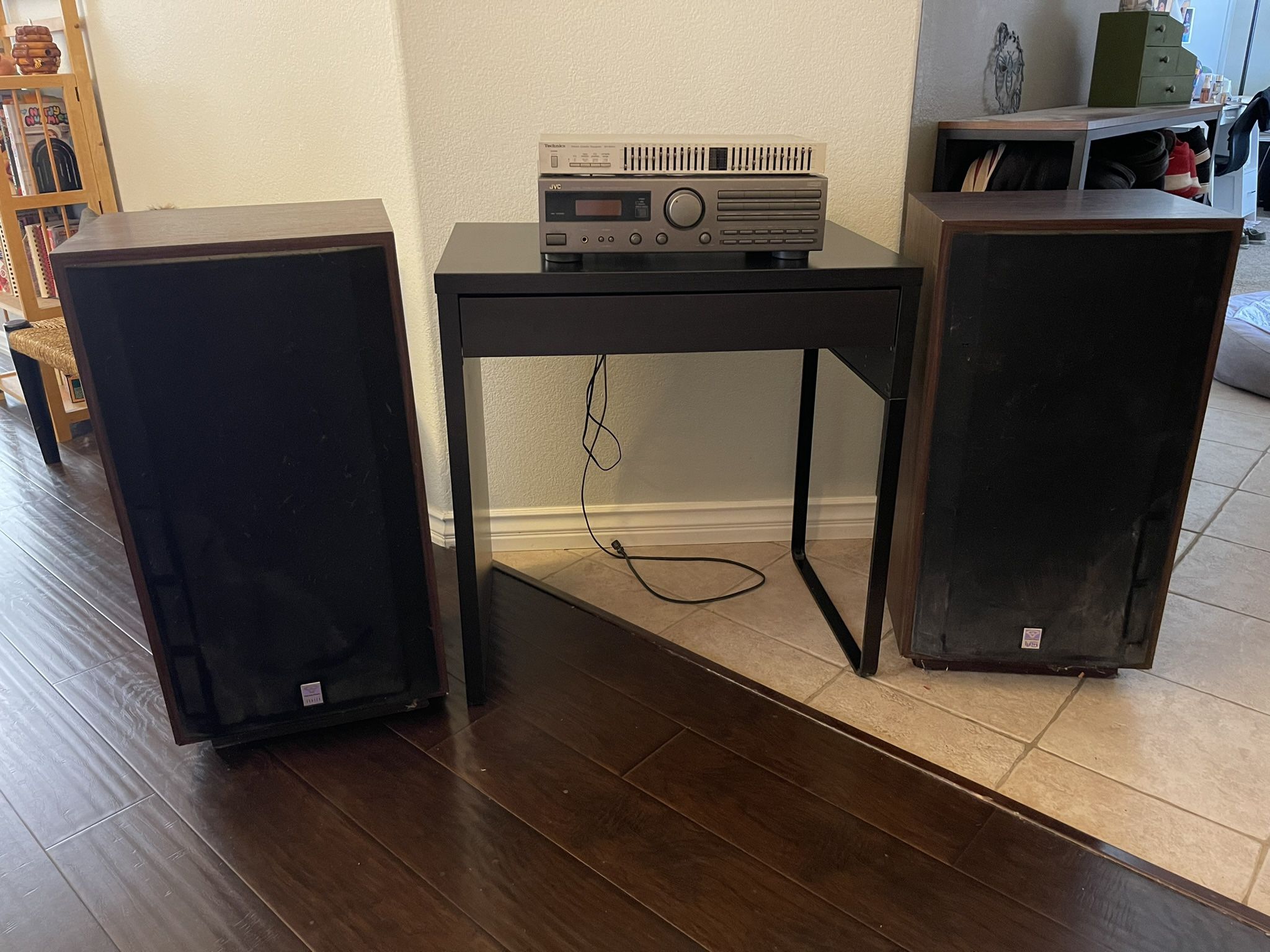 Stereo Receiver / Equalizer / Pair of Speakers