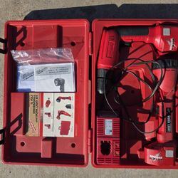 Milwaukee Drill and Flashlight Kit