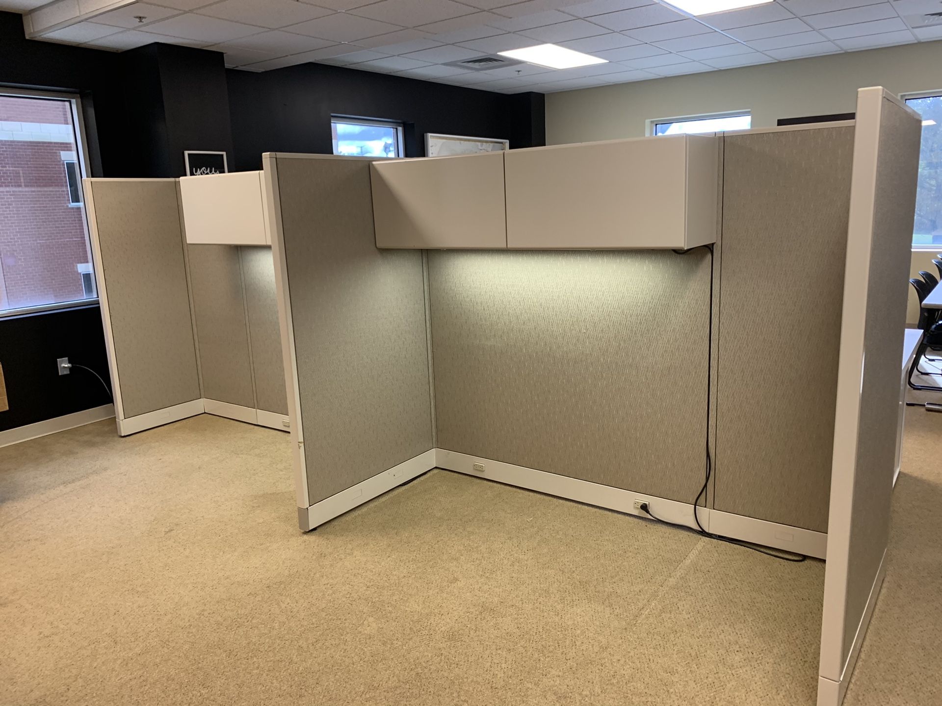 Standing wall, Cubicle space