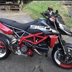 2020 Ducati Hyper-motard