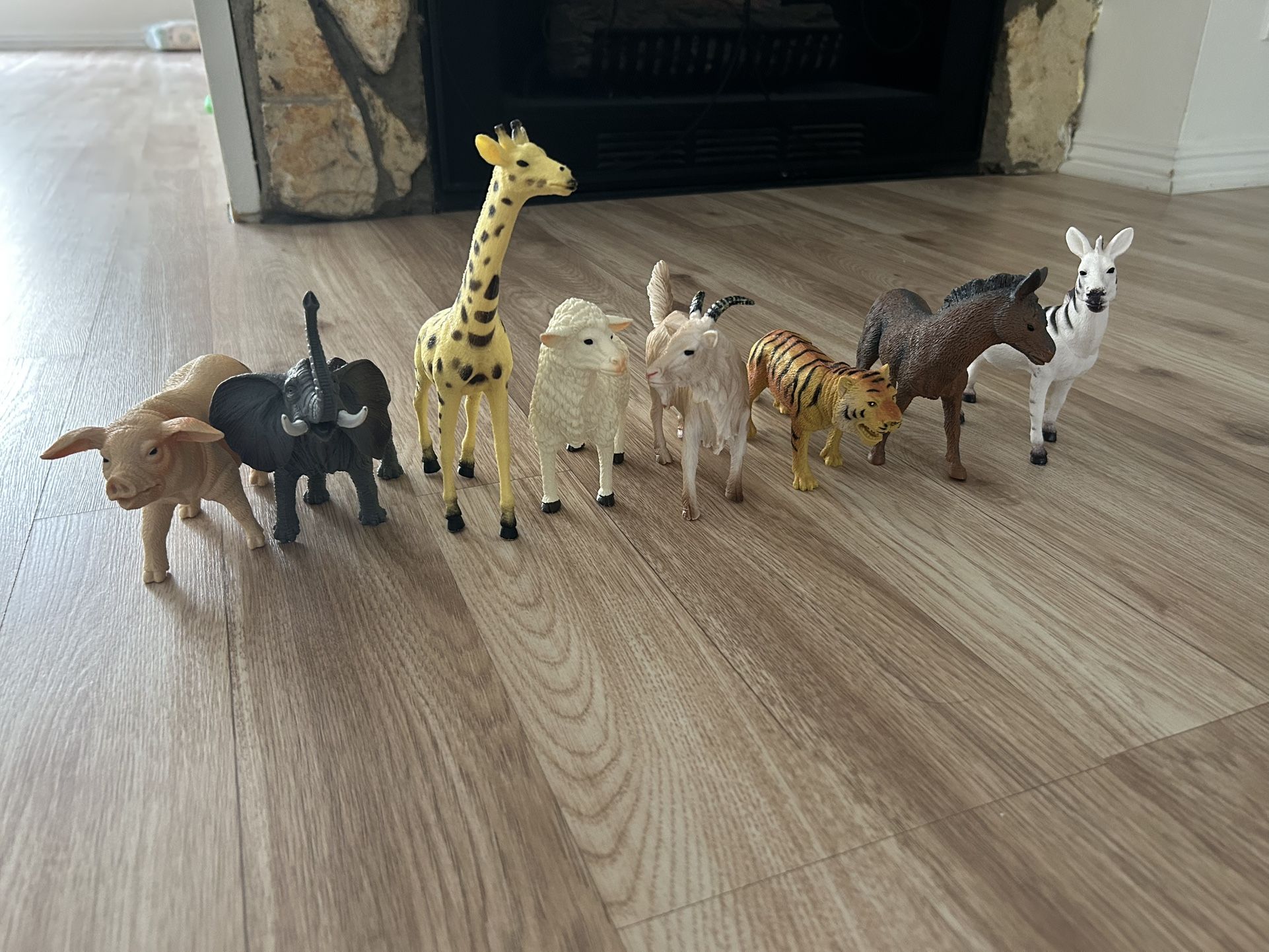 Animal figurines. Toys