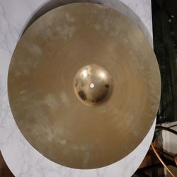 Vintage 1970s Ludwig Standard Paiste Cymbal,  18"