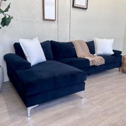 WE DELIVER! 🚚 - Navy Blue Modern Velvet L Sectional Couch with Chaise