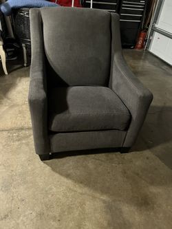 High back chair. So comfy. Non smoking home. Was kep