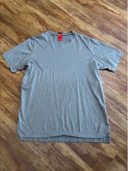 Nike Men’s XL Gray Sportswear Red Tag Essential Crew Neck T-Shirt Casual Short S