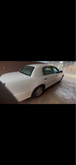 2001 Lincoln Town Car