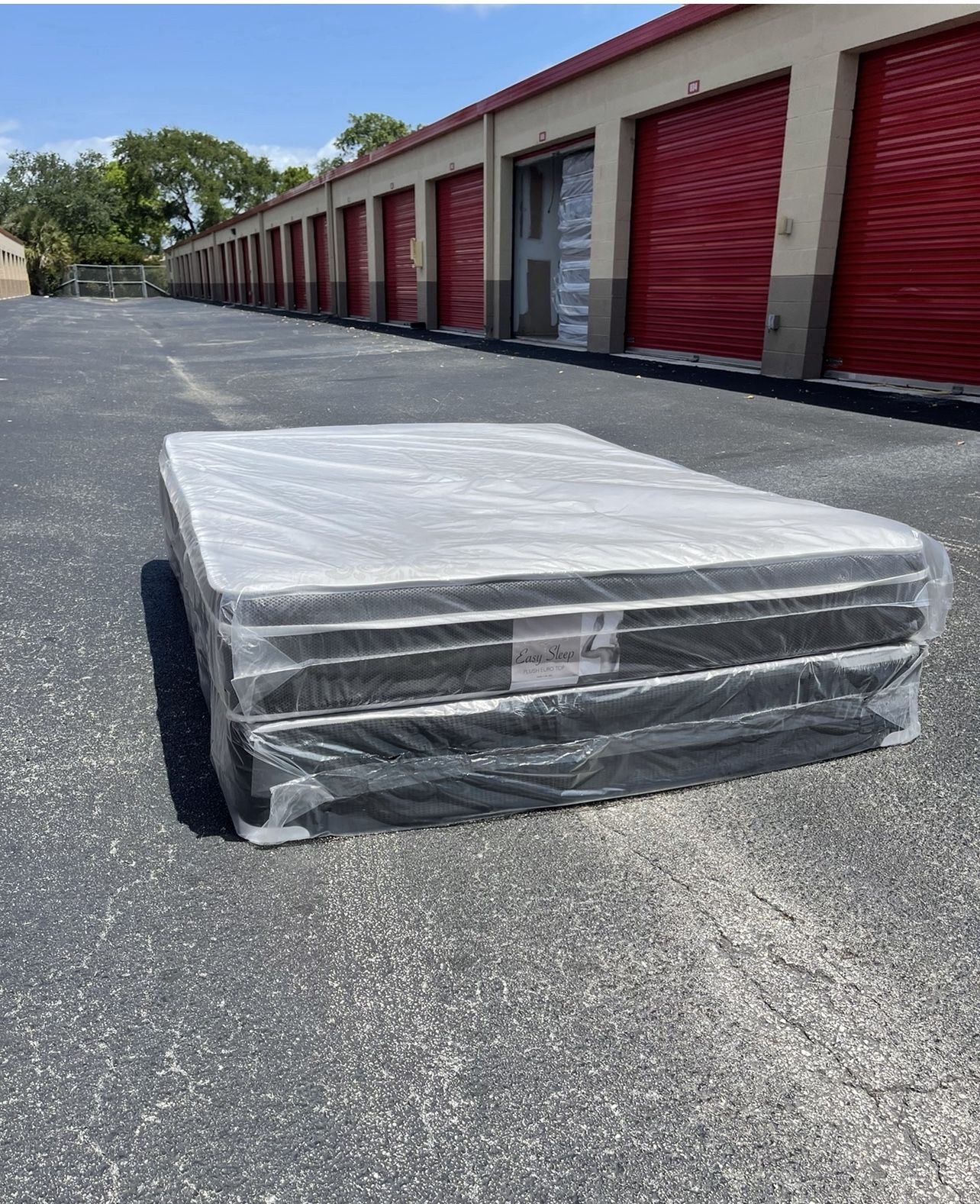 NEW Mattress Queen Size Pillowtop With Box Spring // Offer 🚚