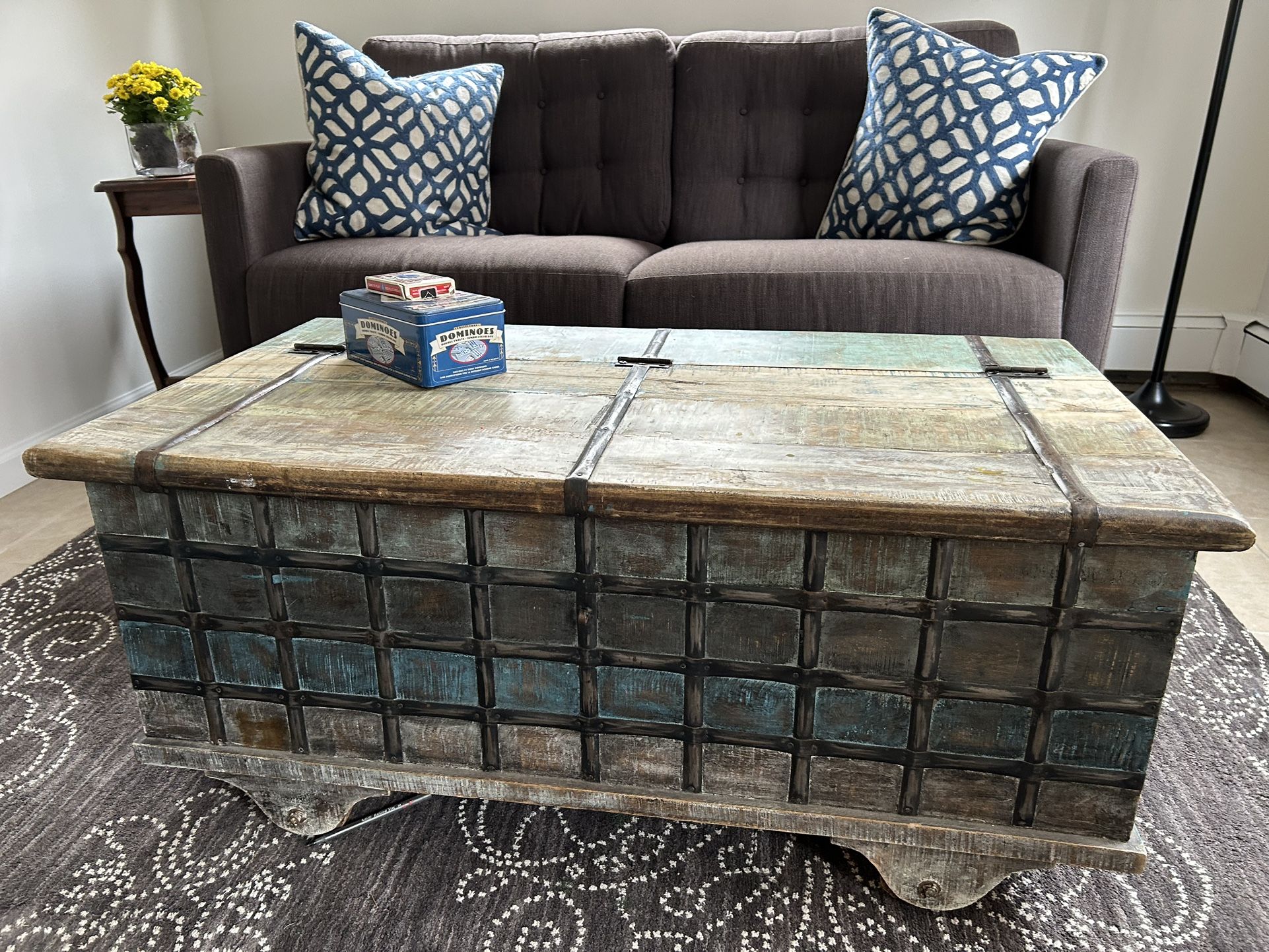 Decorative Trunk : Coffee Table