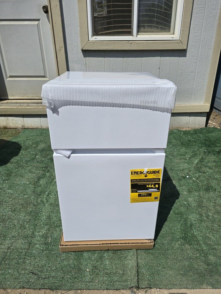 Vissani 3.1 Cu.ft 2-door Mini Refrigerator