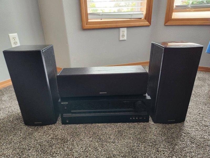 Onkyo 5.1 Sound System HT-R593