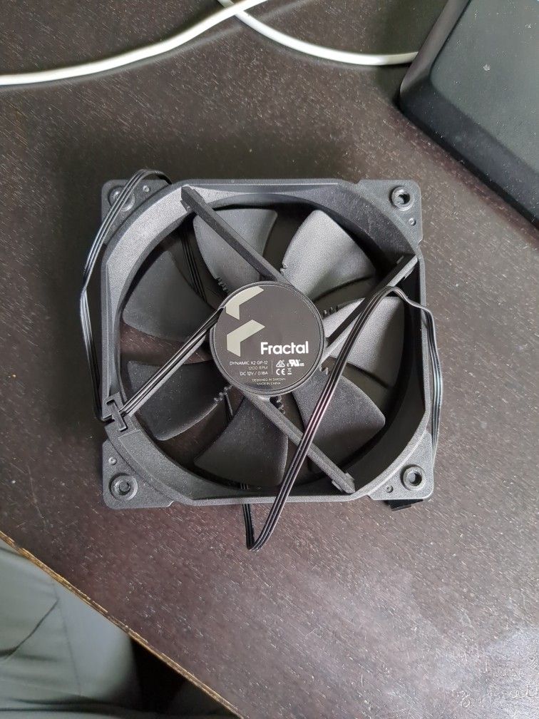 Fractal Gp-12 Fan