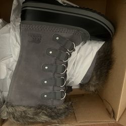 joan of arctic sorel boots