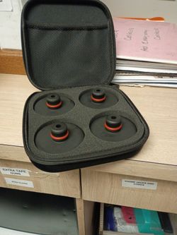 Jack pods lifting puck