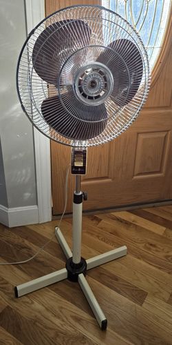 Vintage 3 Speed Oscillating Tower Fan MCI Super Deluxe