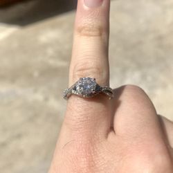 1 Carat Diamond Engagement Ring
