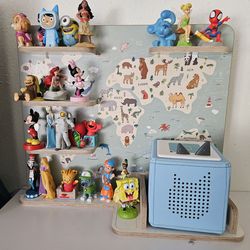 Blue Tonie Box, 33  Tonie characters, plus 3 Tonies organizers