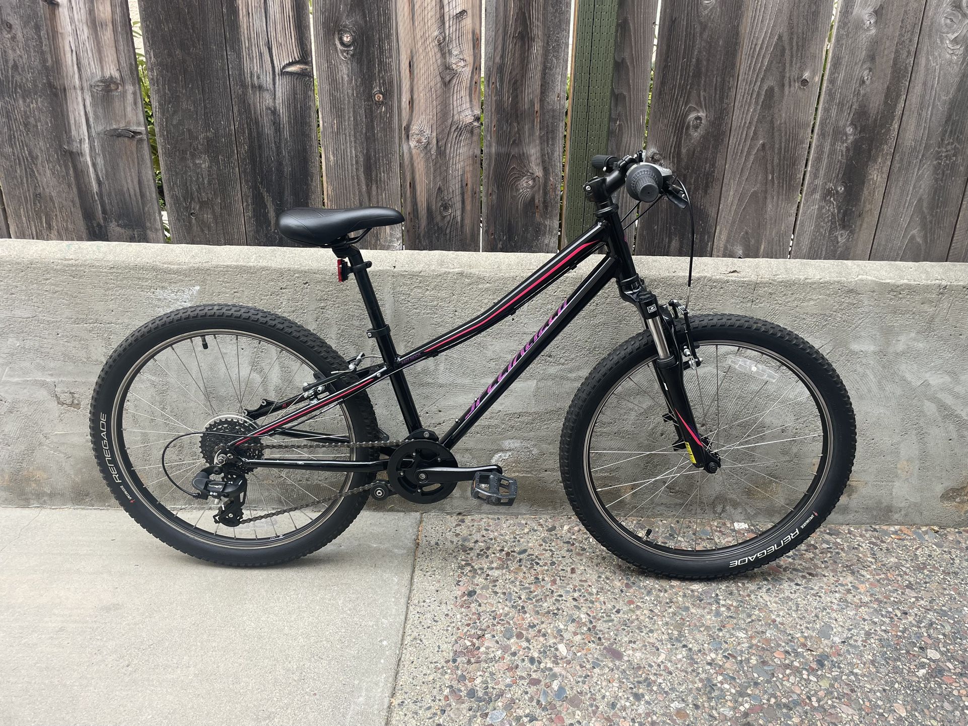 Specialized Hotrock 24" Wheels 8 Speed Kids Mountain Bike