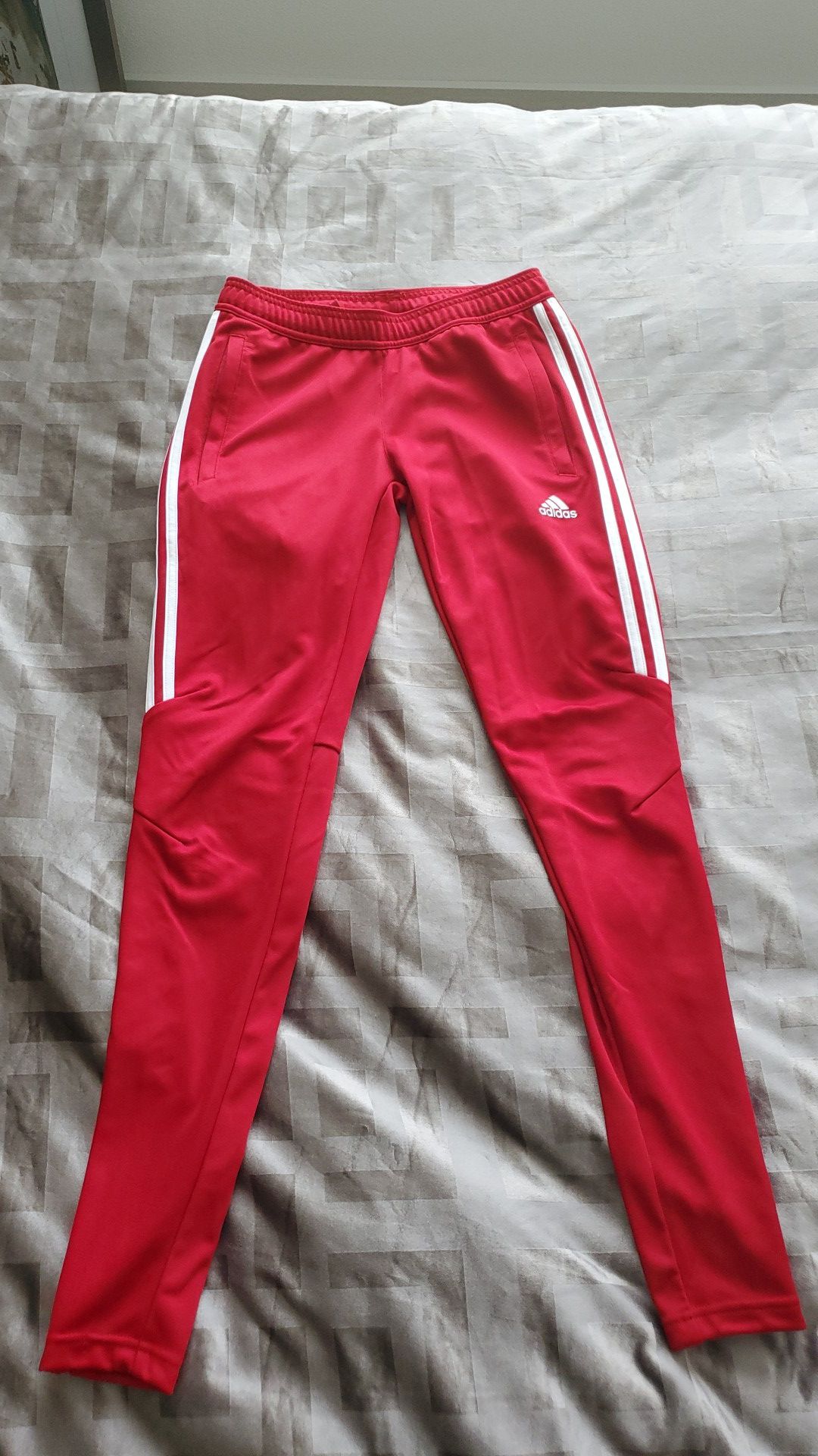 fractura depositar Se convierte en Adidas Tiro 17 Soccer Pant Red (Women's XS) $25 for Sale in Houston, TX -  OfferUp