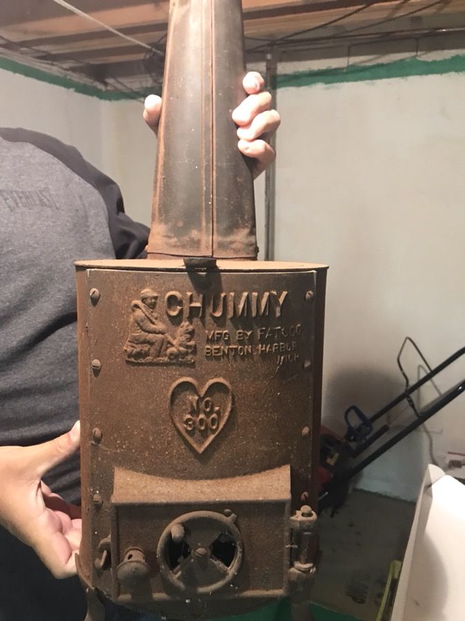 SALESMAN SAMPLE CHUMMY CAST IRON STOVE
