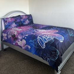 Full Size Bed (Light Up Headboard) & Dresser w/Mirror