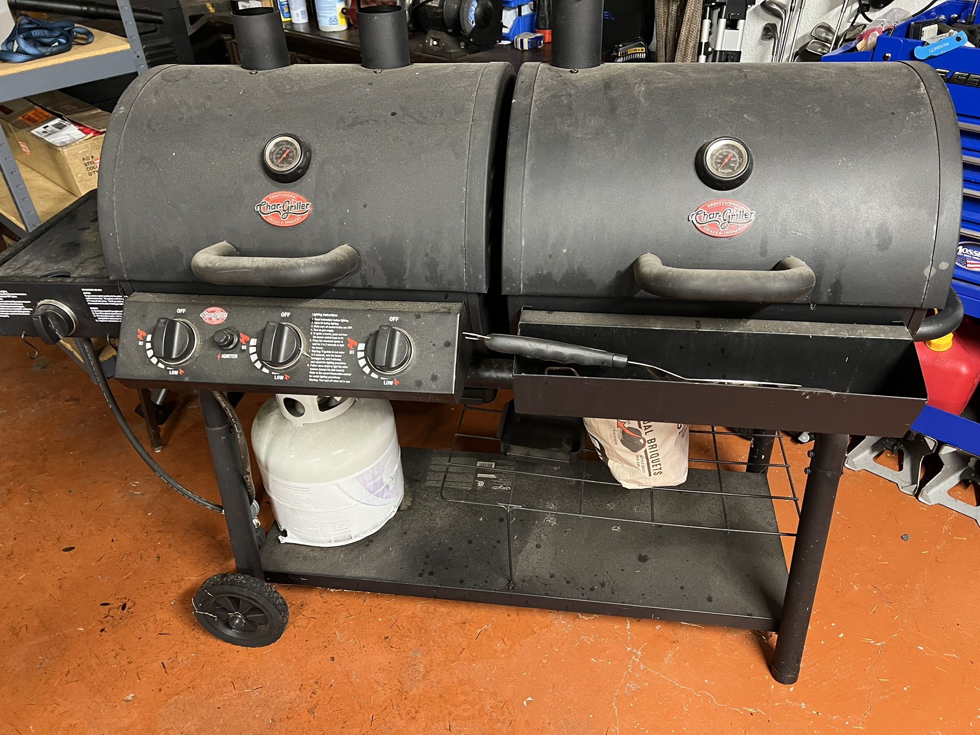 BBQ Charcoal And Propane Grill