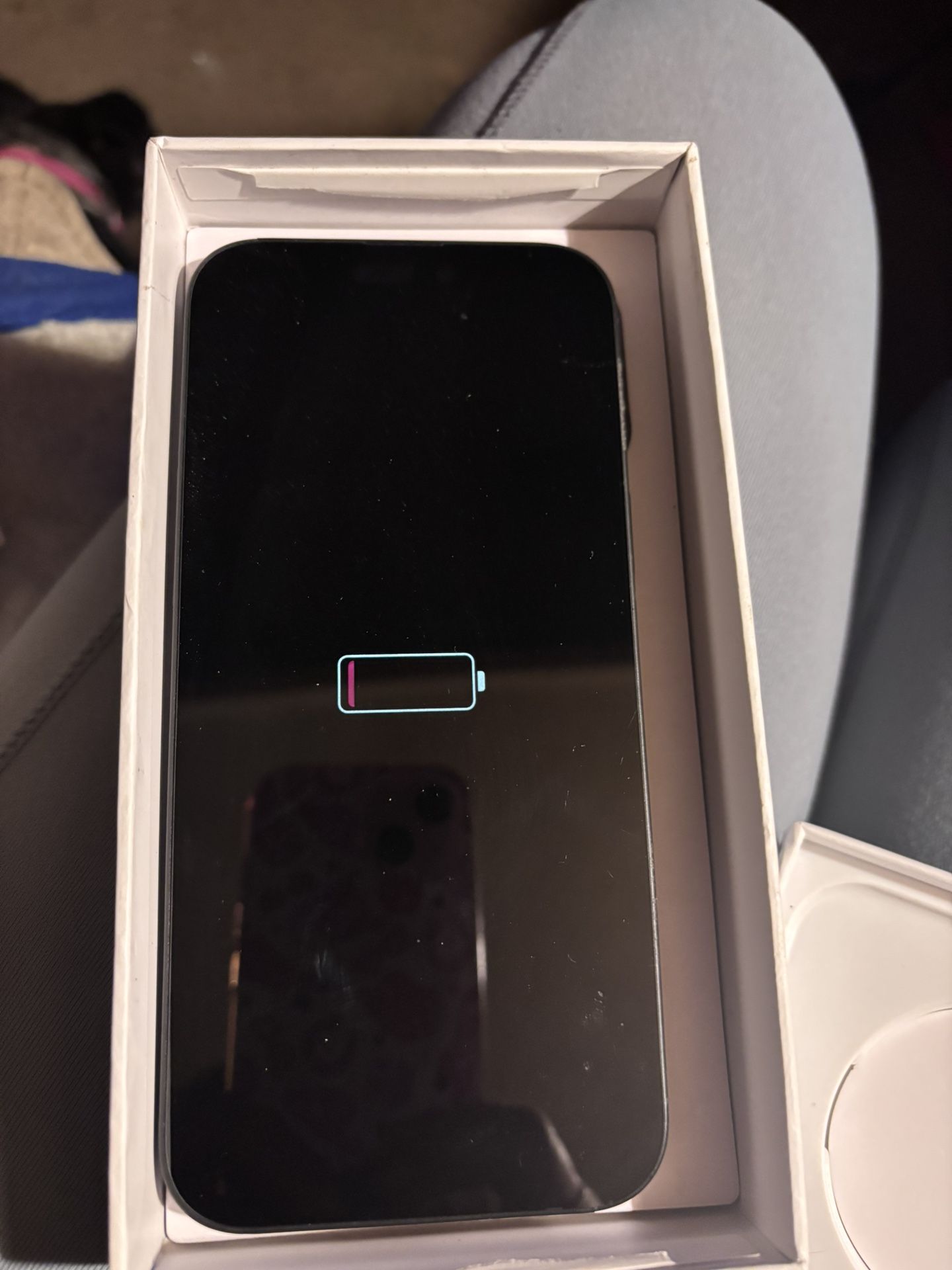 Prop iPhone 16 Pro Max
